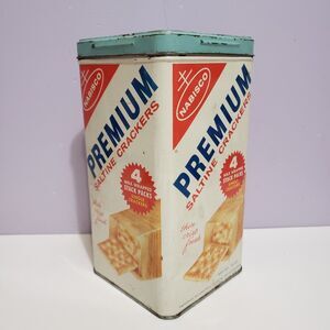 Nabisco Premium Saltine Cracker Metal Tin Canister Vintage 9"